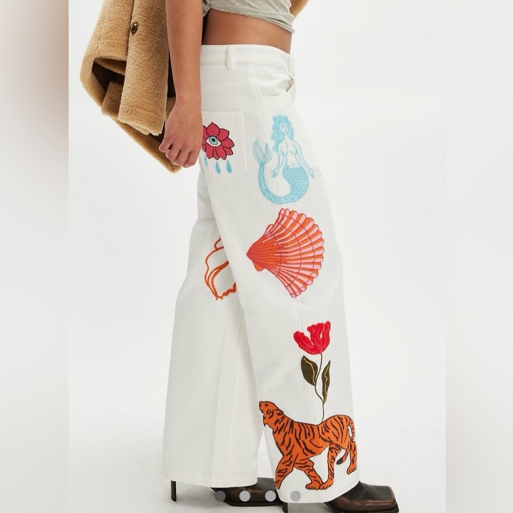 FREE PEOPLE DENIM & BONE Desert Sun Embroidered White Jean size Large NWT